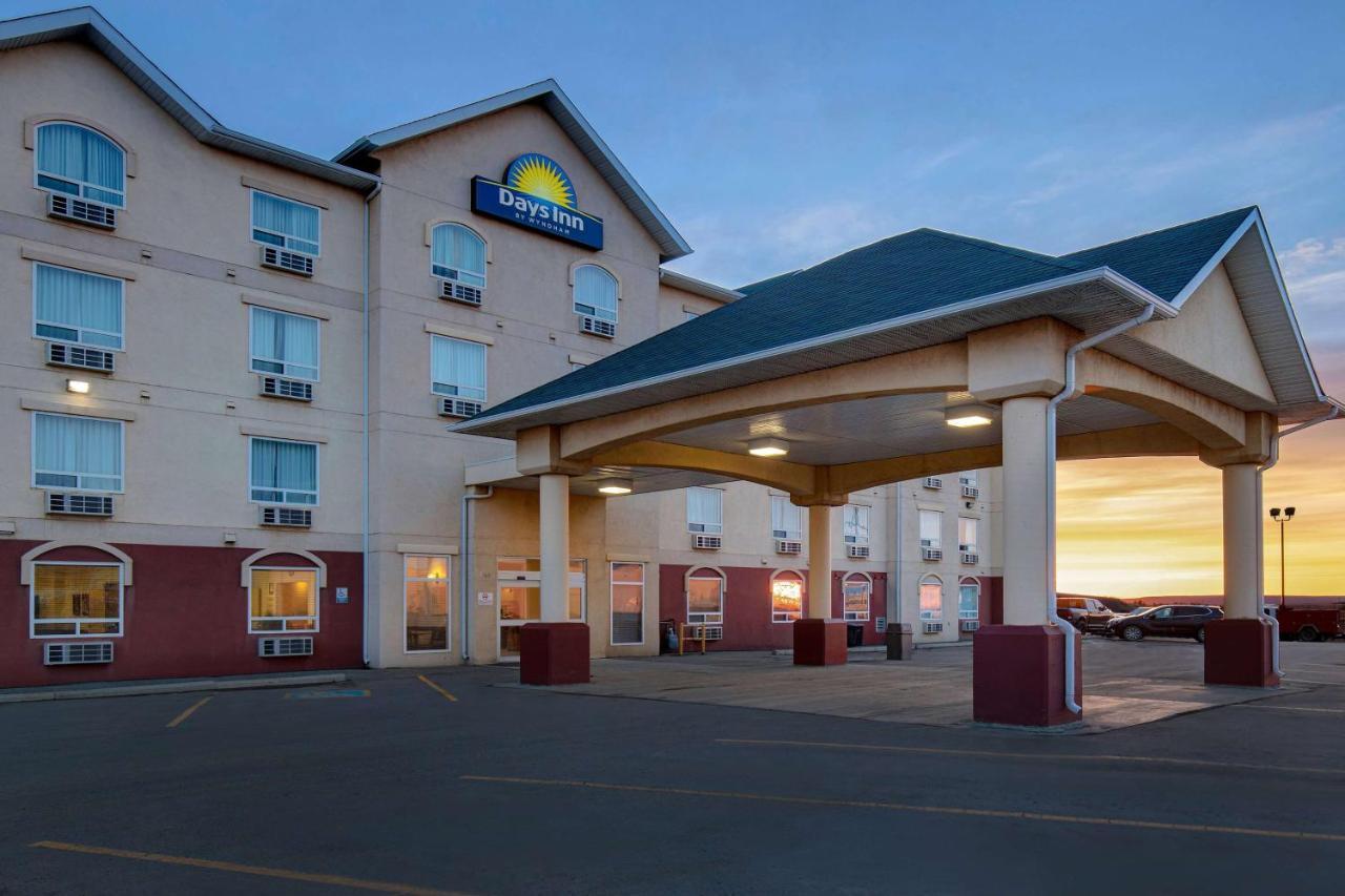 Days Inn By Wyndham Dawson Creek Buitenkant foto