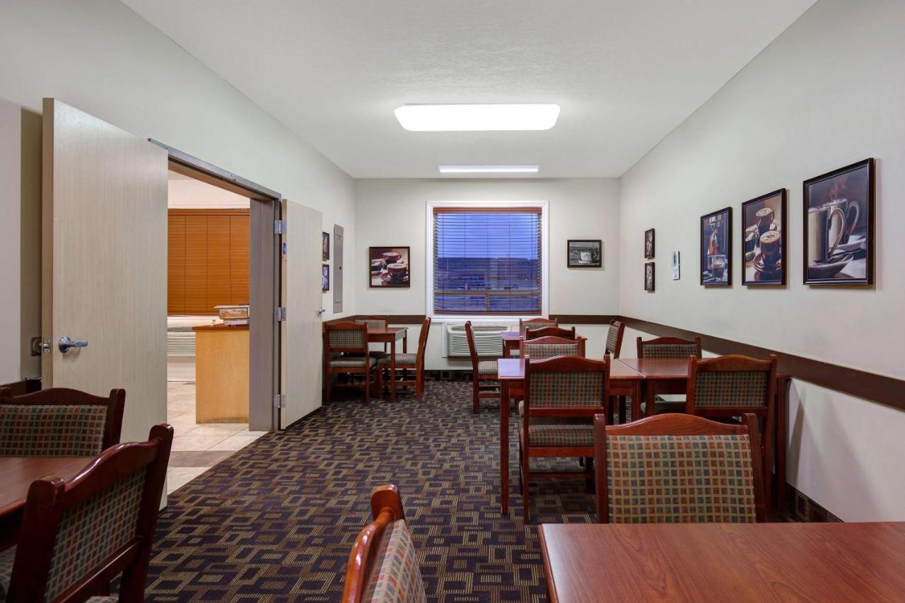 Days Inn By Wyndham Dawson Creek Buitenkant foto