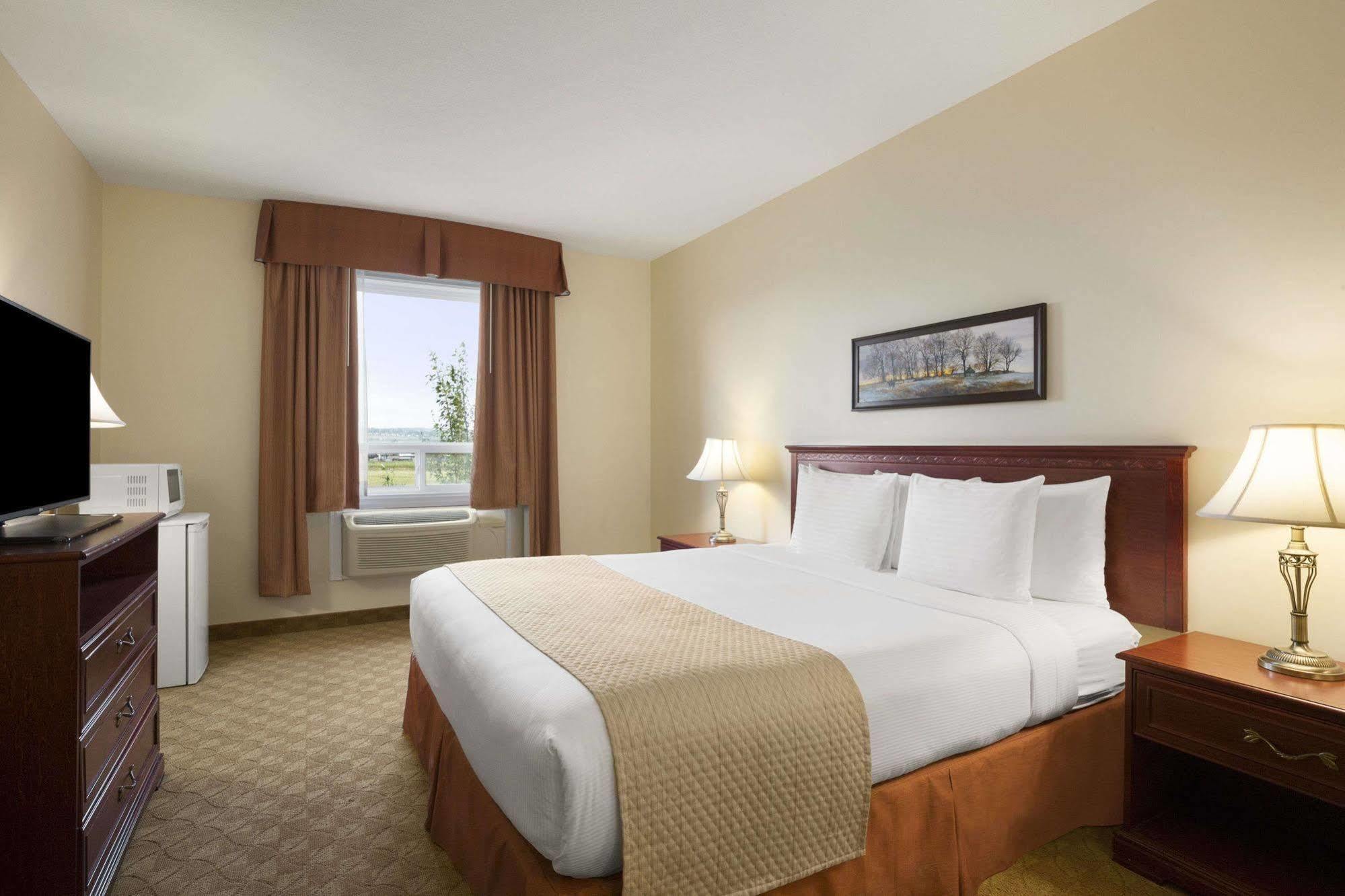 Days Inn By Wyndham Dawson Creek Buitenkant foto
